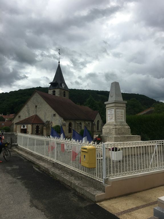Village memorial at Vouécourt 